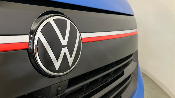 Volkswagen Transporter T32 Swb Diesel 2.0 TDI 170 Sportline Van Auto [5 Plus] - Image 42